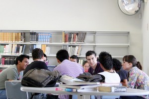 ESTUDIANTES