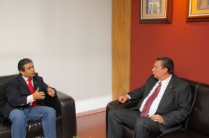 623 Rector Recibe Dip Jesus Rios Alba-55