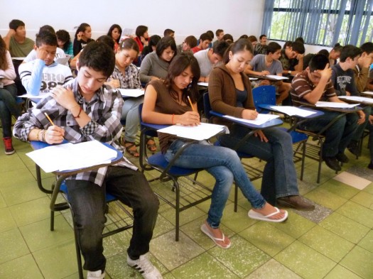 865 30 Porciento Jovenes a Universidad