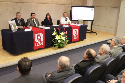 710 Libro Cuatro Decadas