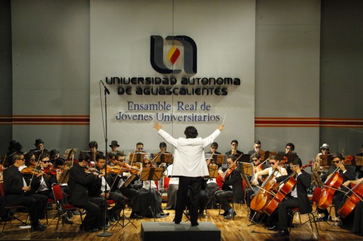 742 Ensamble Real J Universitarios