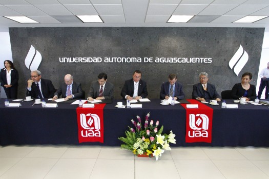 324 Firma Convenio UAA UdG 01
