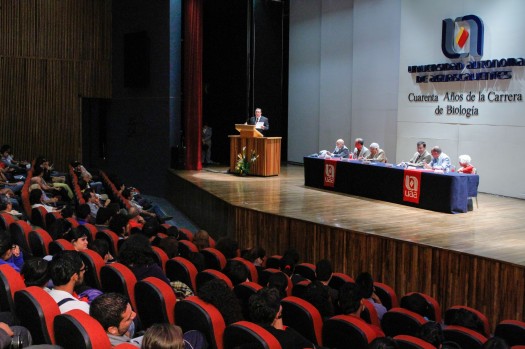 462 40 Aniv Biologia_-3