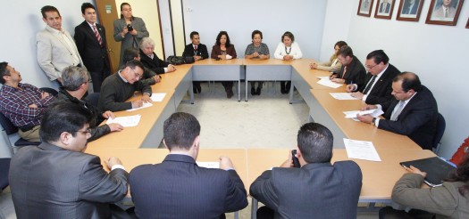 015 Firma con ACIUAA