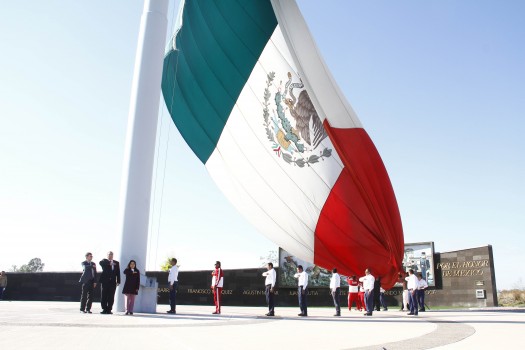 060 Honores a la bandera