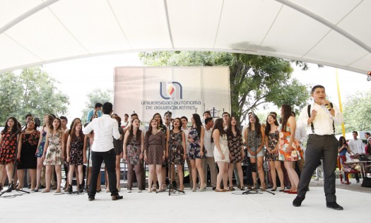 182 Glee Club Universitario