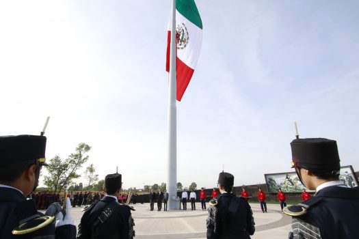232 Honores a la bandera_2