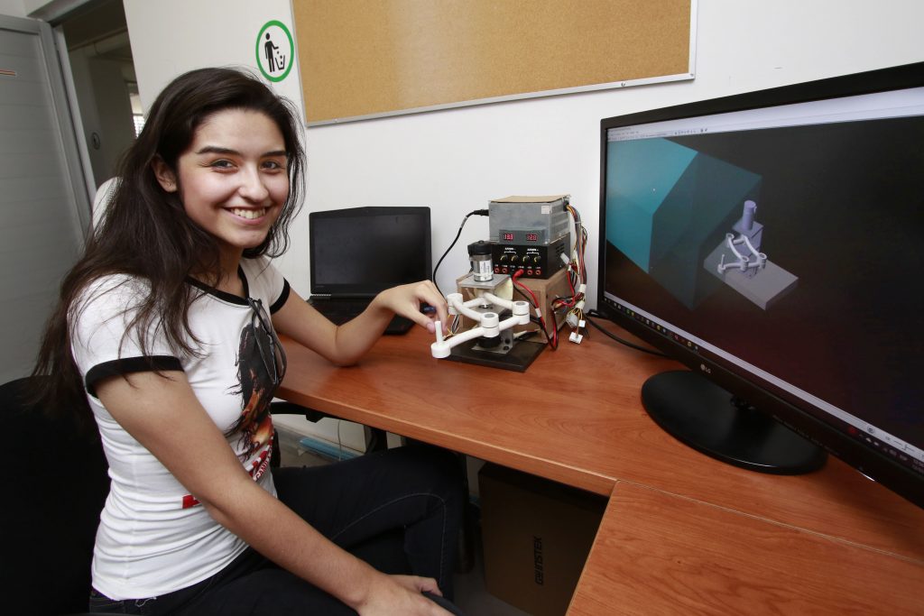 Estudiante de Ingeniería Robótica de la UAA construye robot para recuperación de la fuerza en seres humanos