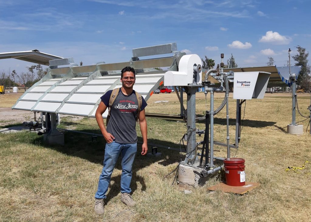 Alumno de la Ingeniería en Energías Renovables de la UAA desarrolla dispositivo para aprovechar la energía solar al máximo