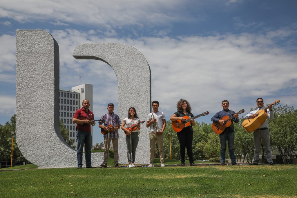 Alumnos de la UAA representan a México en festival folklórico internacional a realizarse en Portugal
