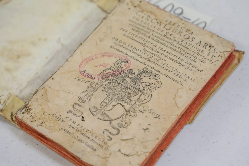 UAA busca preservar libros antiguos para enriquecer el estudio bibliográfico