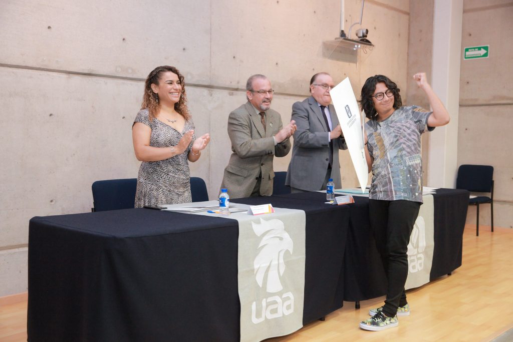 Entrega UAA premios a ganadores de concursos literarios