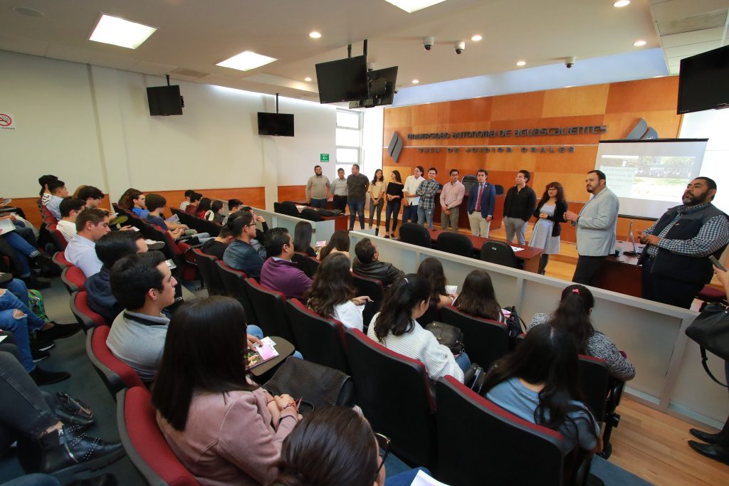 100 nuevos estudiantes de Derecho de la UAA inician su vida académica a través de cursos de inducción