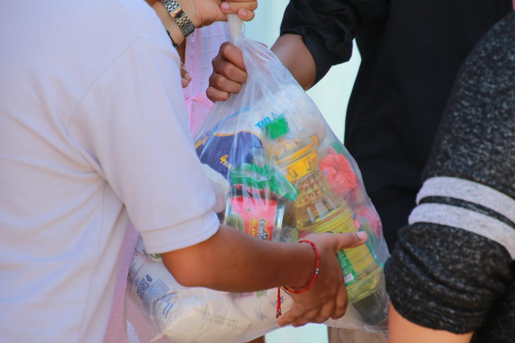 Un Grupo De Ayuda Humanitaria Recibió Donativos De Despensa