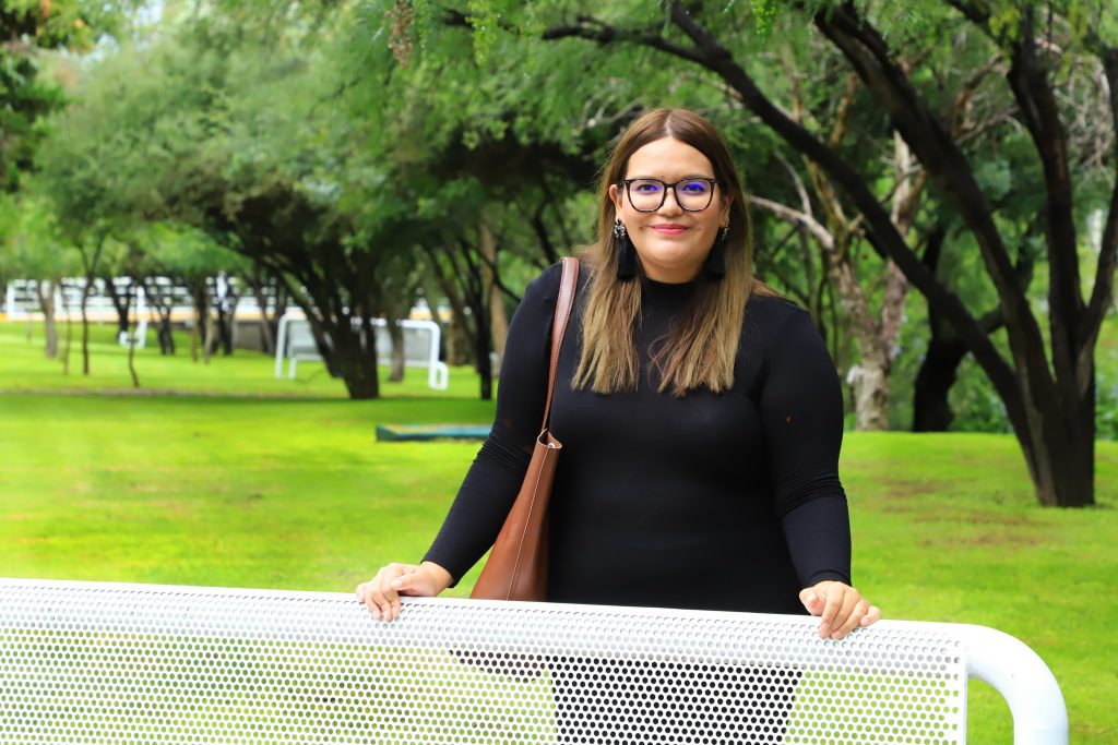 Estudiante de la UAA trabaja en proyecto para estimar el costo ambiental del sector productivo en México