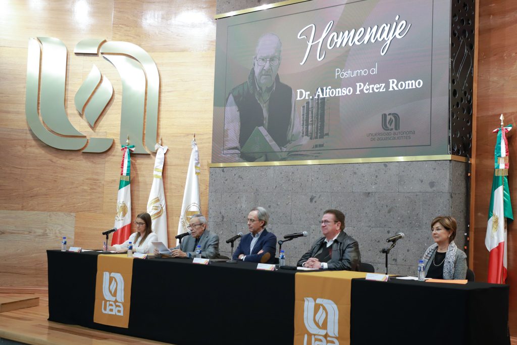 La UAA ofrece emotivo homenaje póstumo al Dr. Alfonso Pérez Romo