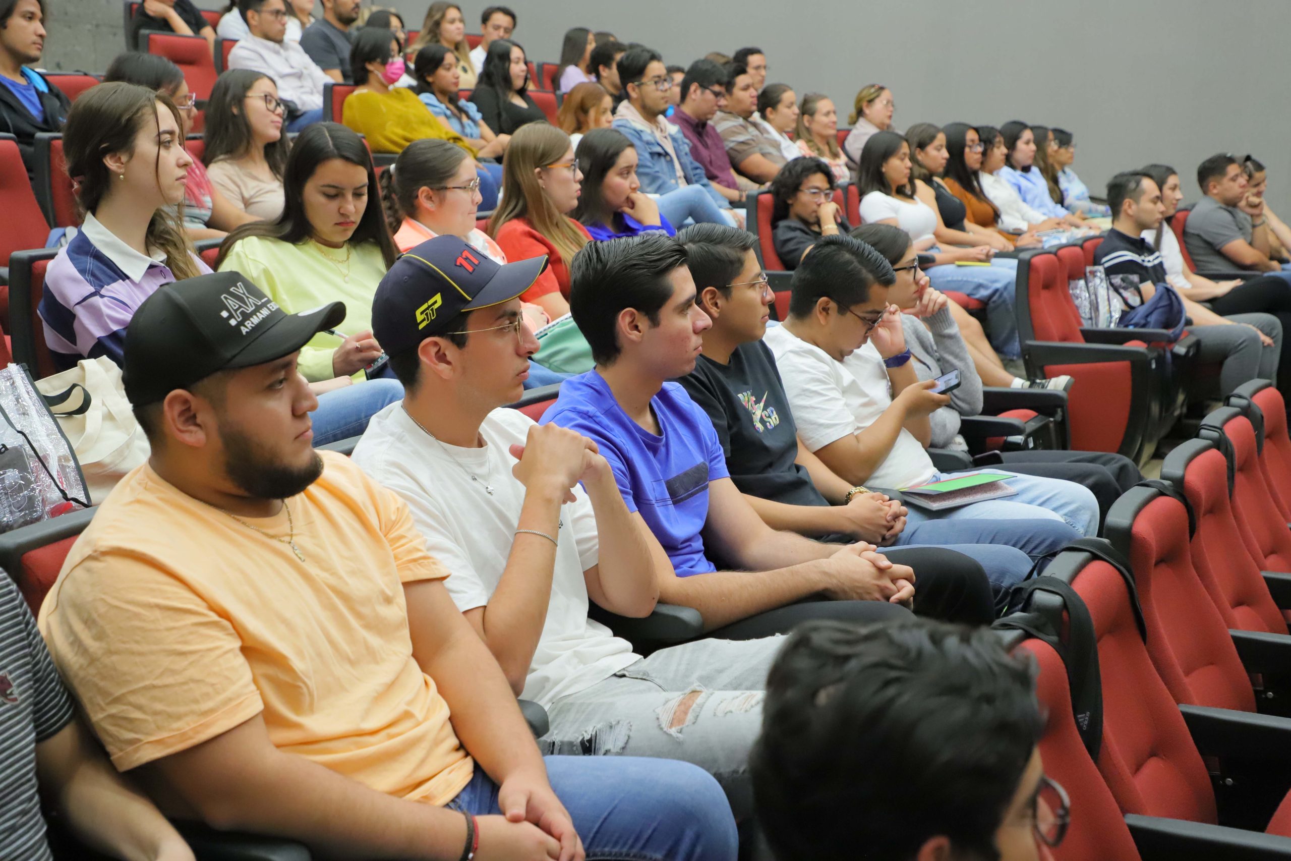 Alumnos de la UAA actualizan conocimientos en el Congreso Estudiantil de Optometría 2023