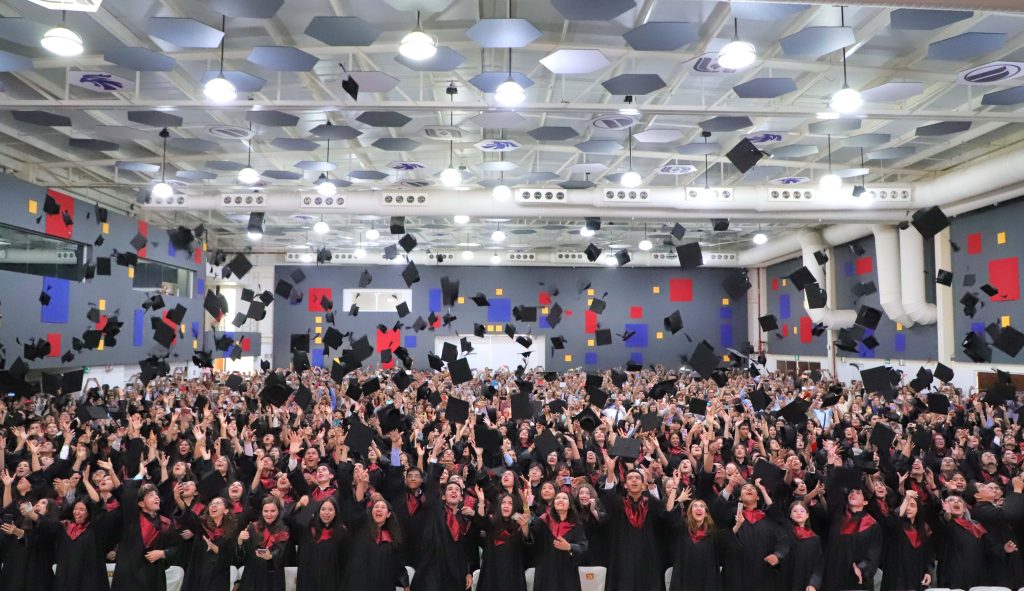 Celebra UAA la graduación de más de 1 mil 300 estudiantes del Centro de Educación Media