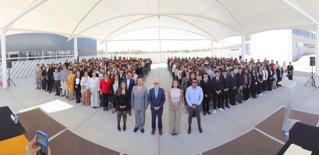 Nueva sociedad de alumnos asume compromiso en el plantel Norte de la UAA