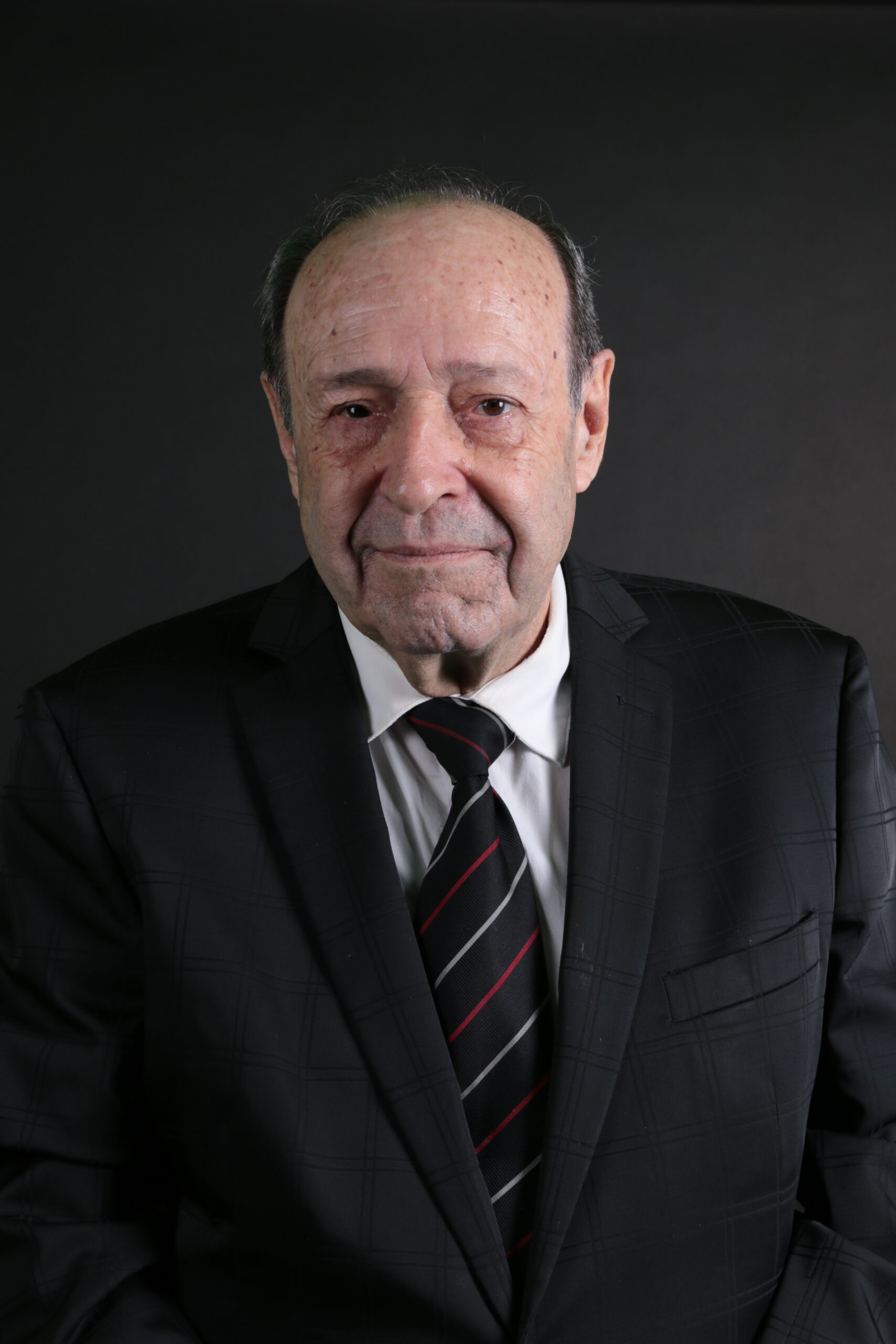 Mtro. Javier González Ramírez