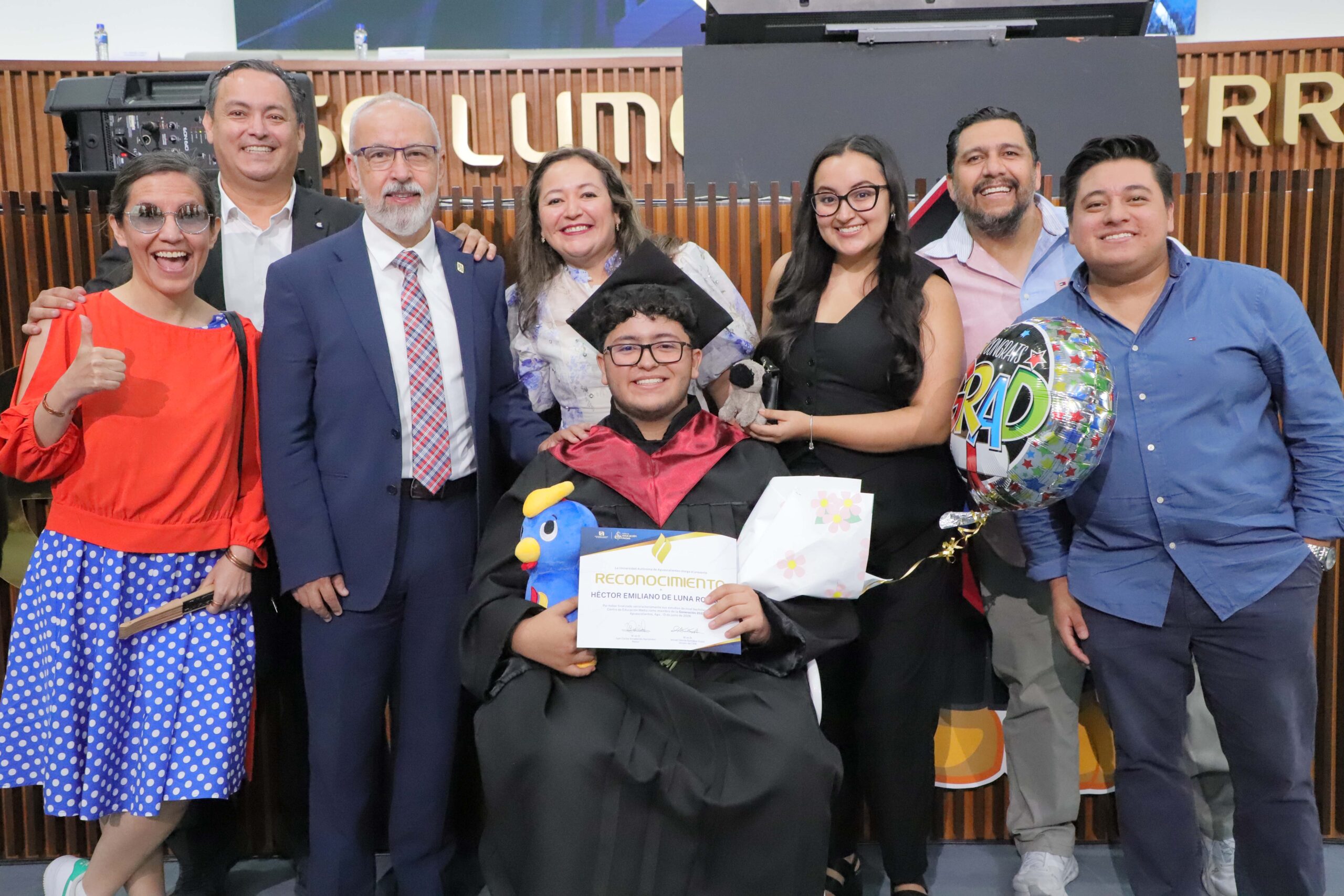  BACHUAA es una sola, fuerte e histórica: Rector de la UAA al egresar a cerca de 1,200 estudiantes