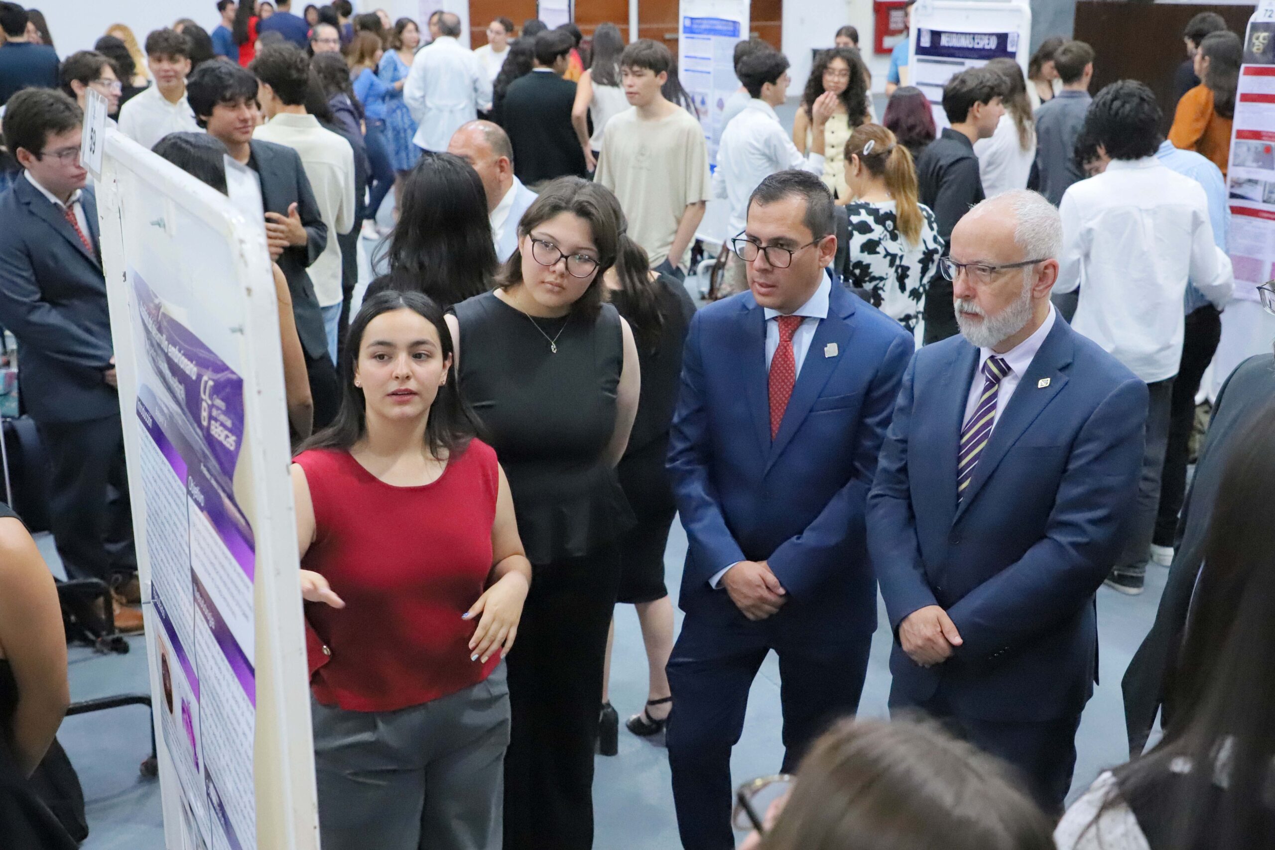 Presentan cerca de 80 trabajos científicos en la 20° Muestra de Carteles de la UAA