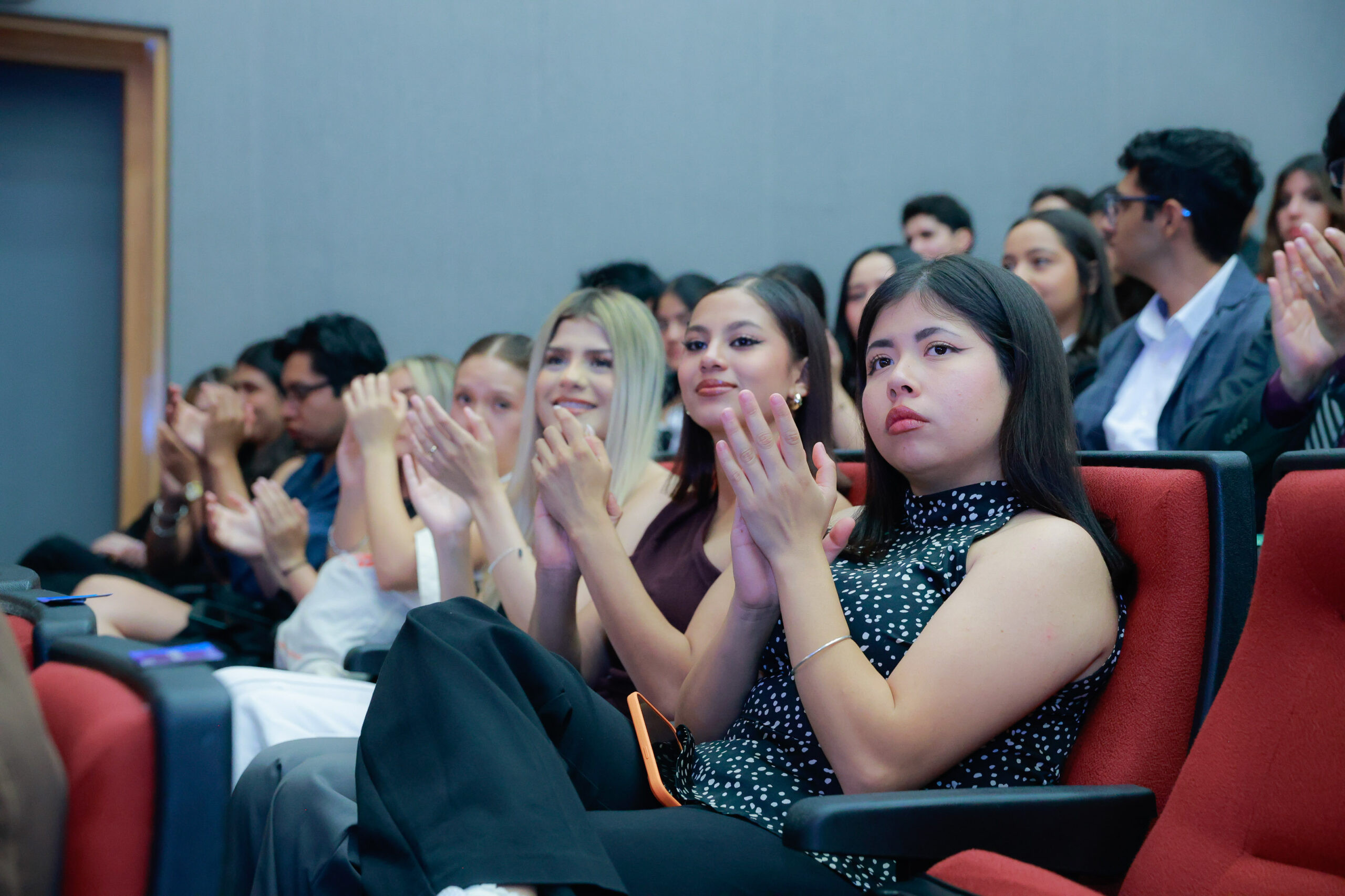 Analizan en la UAA soluciones y alternativas ante mercados inciertos
