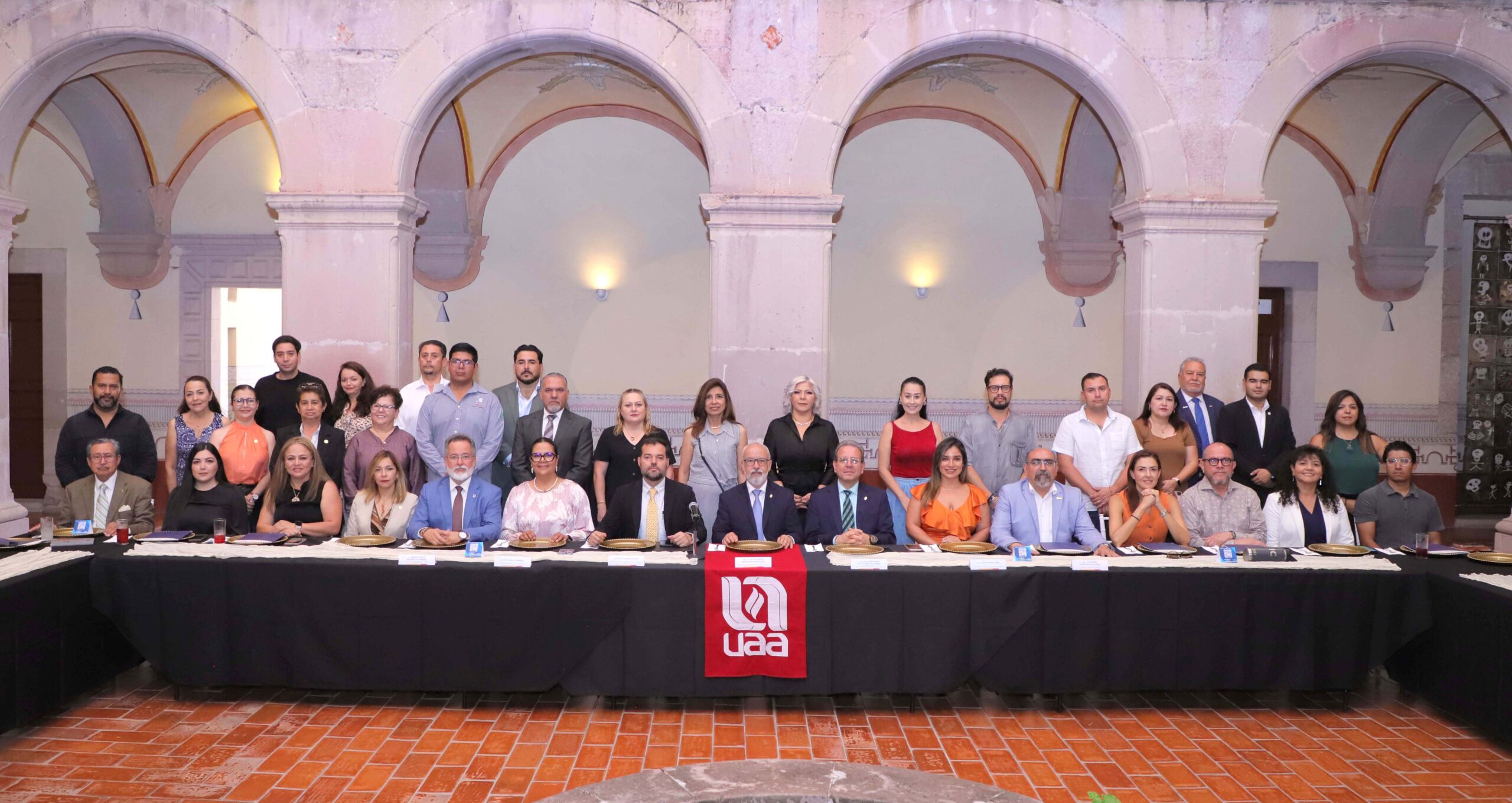 UAA y SEDECYT presentan diplomado en Inteligencia Artificial Generativa para fortalecer a las MiPyMEs