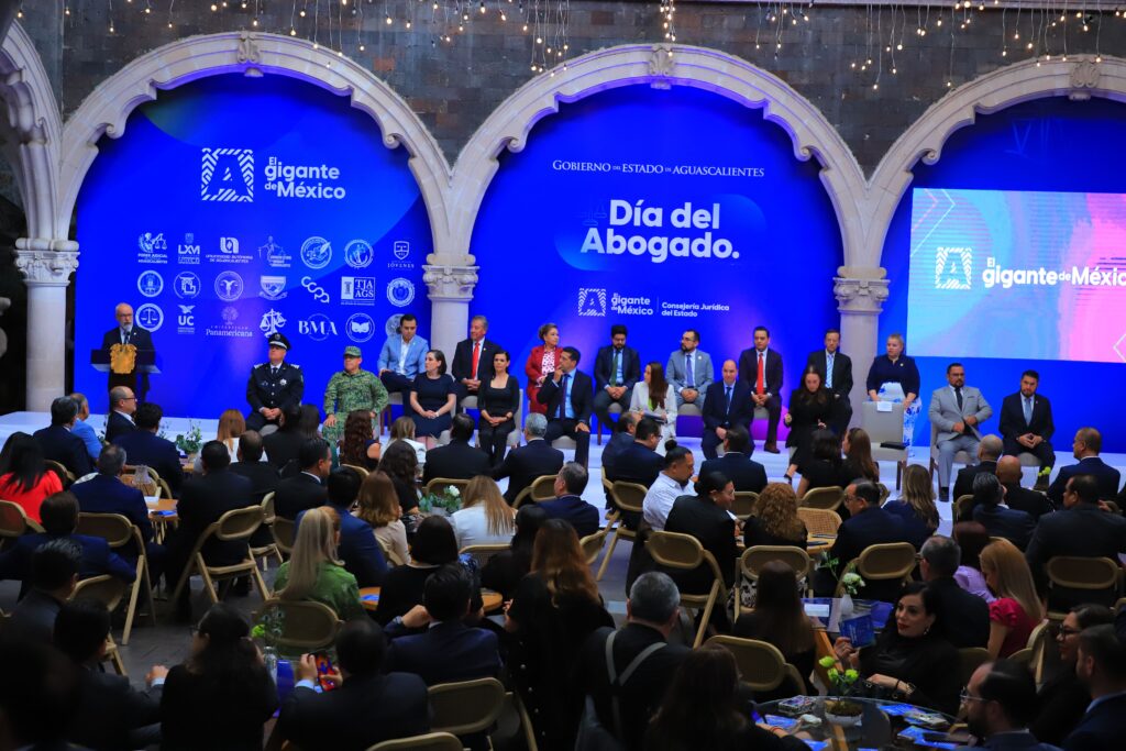 Reconoce rector de la UAA contribución de las y los abogados al fortalecimiento de las instituciones
