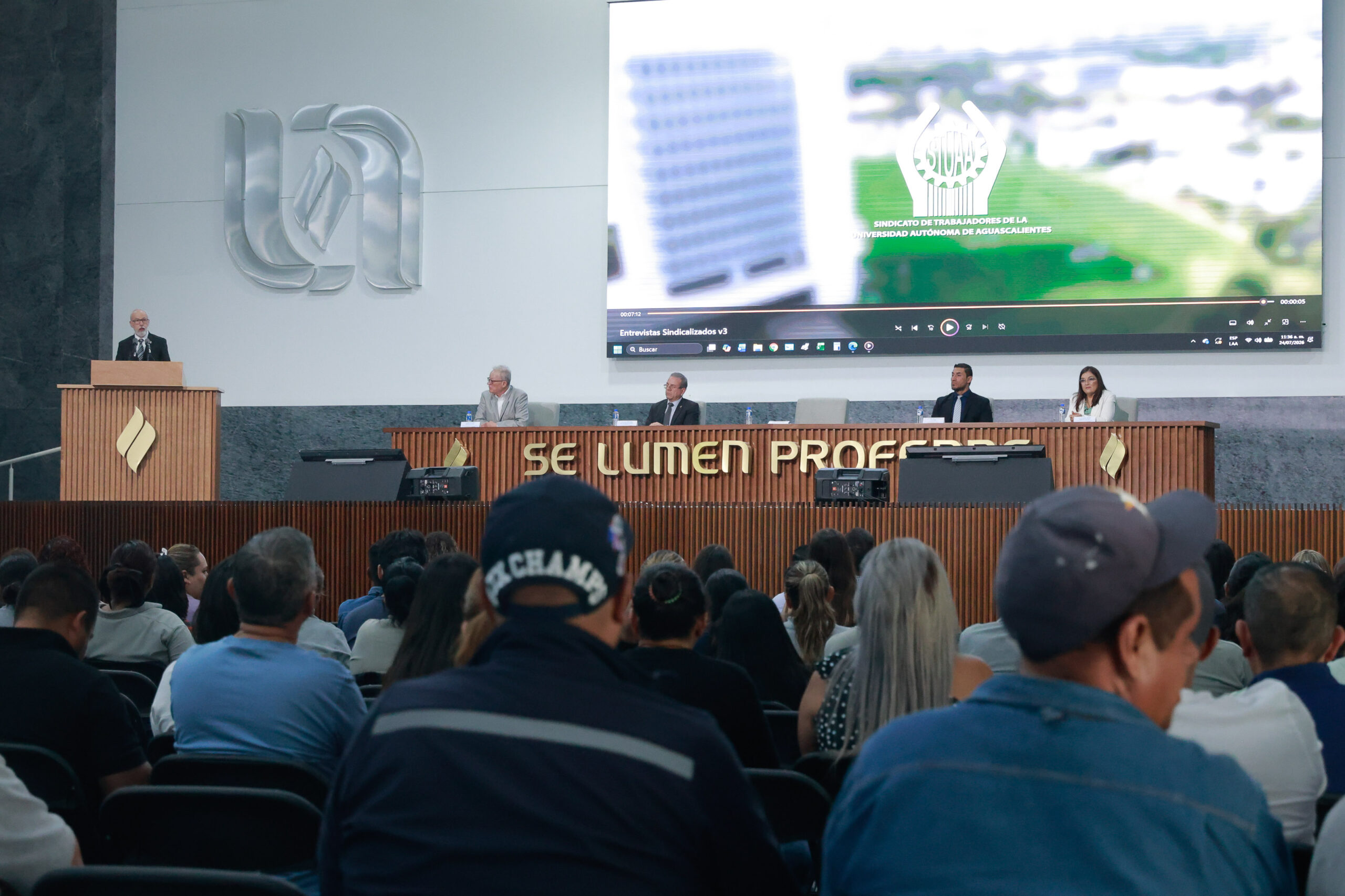 La UAA reconoció la trayectoria de trabajadores sindicalizados en el marco del 2do Informe de Actividades del STUAA