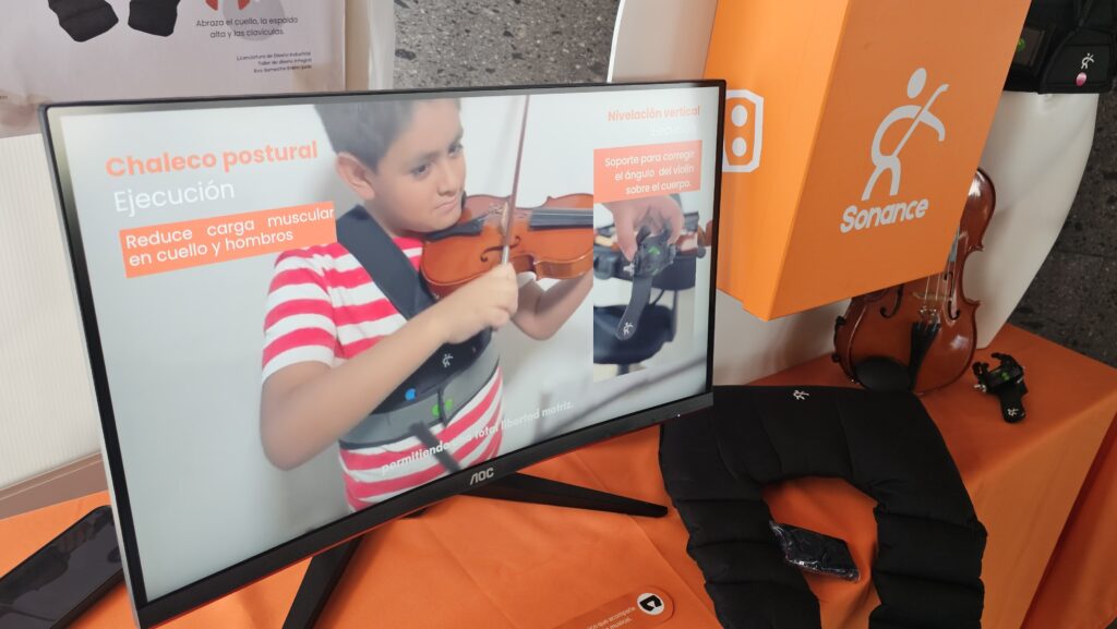 ¿Y si aprender violín no tuviera que doler? Estudiantes de la UAA diseñan kit que previene lesiones desde la infancia