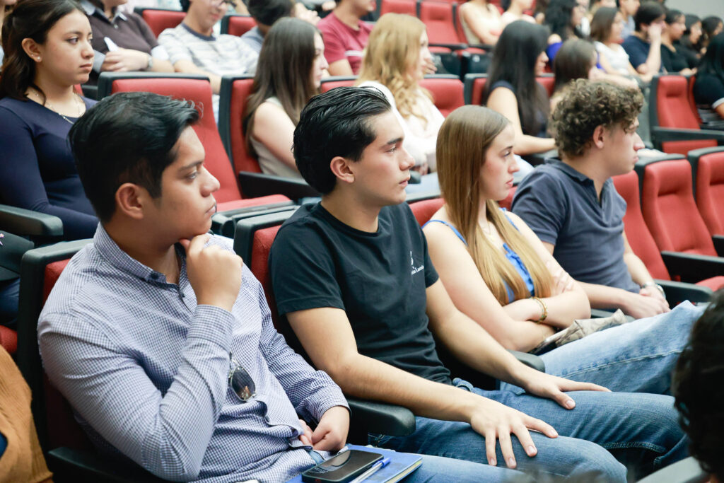 Nueva generación de Derecho inicia una etapa de formación en una de las licenciaturas con mayor demanda de la UAA