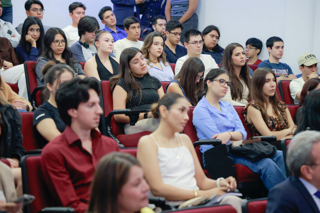 UAA impulsa el primer acercamiento de estudiantes de Derecho al ejercicio profesional