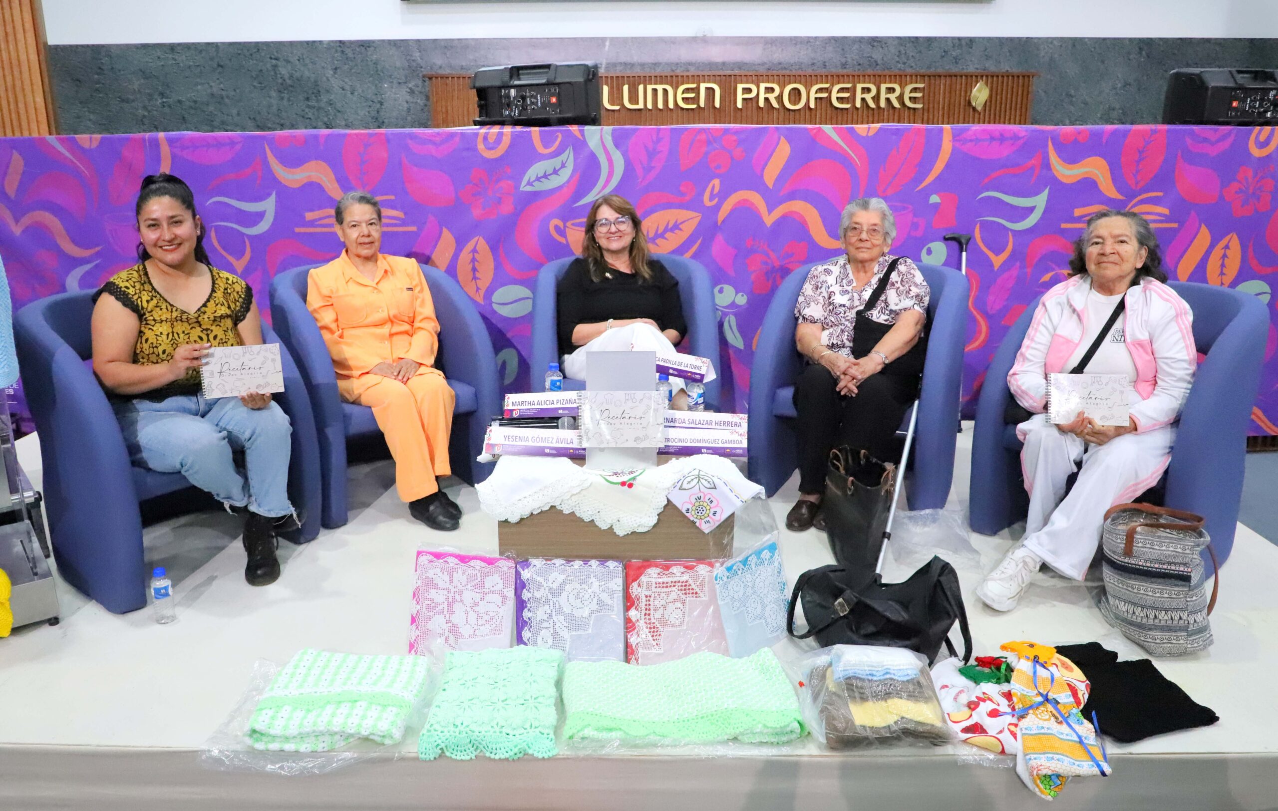 Sabores, memoria y tradición: “Grupo Alegría” de Pabellón de Arteaga presenta recetario en la Feria del Libro de la UAA