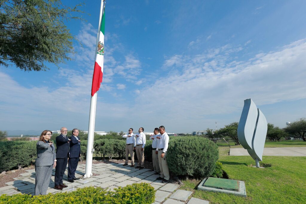  Rector de la UAA llama a preservar los principios que constituyeron la nación mexicana durante acto cívico